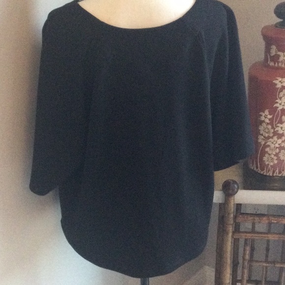 Black chic short sleeve top - Picture 6 of 6